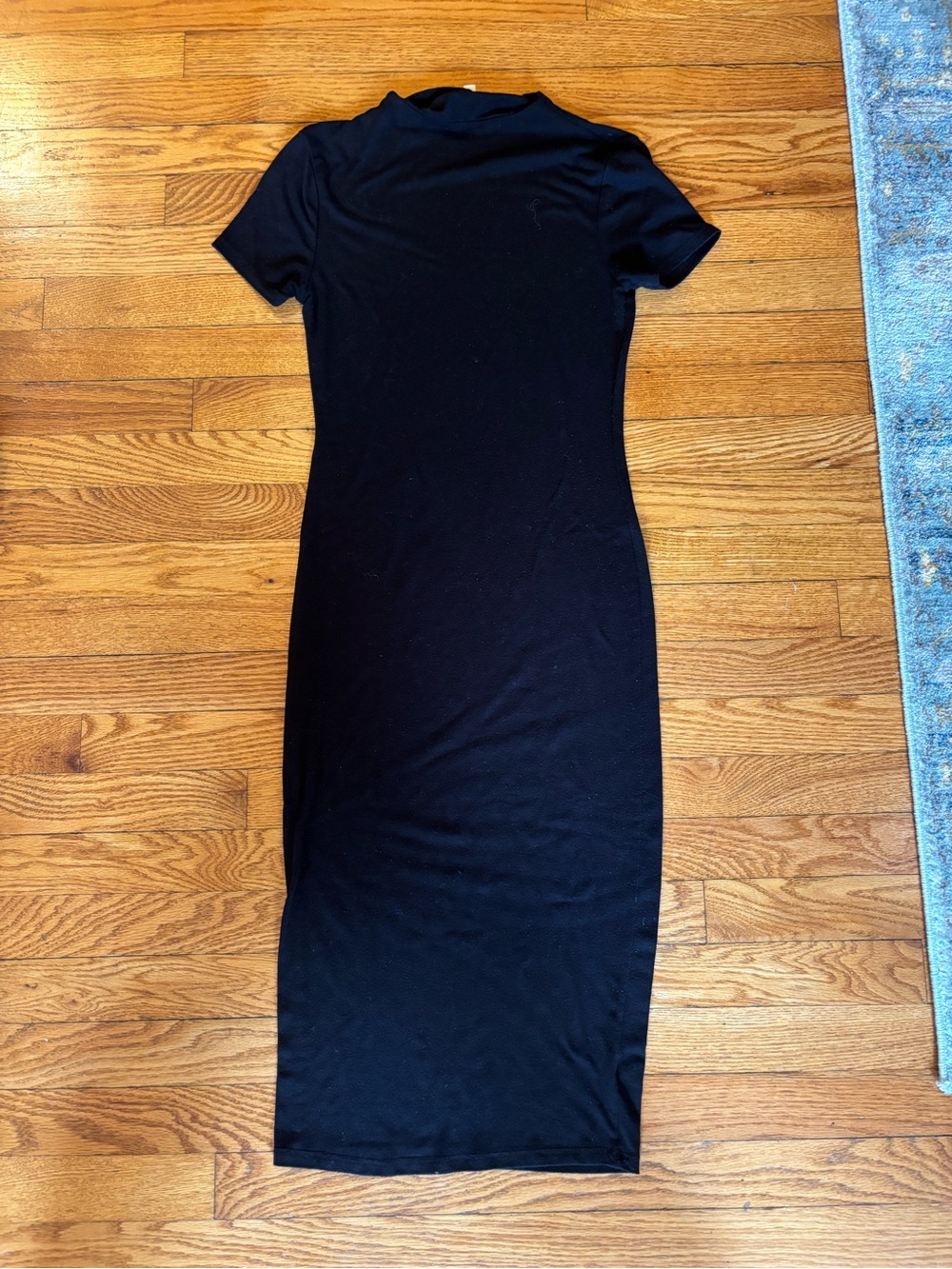 Classic Black Short-Sleeve Midi Dress - Women